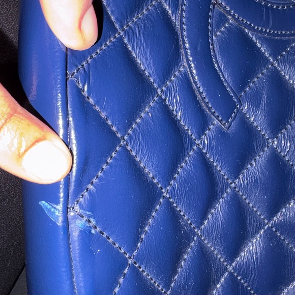 Elegant Navy Quilted Handbag - Picture 4 of 13